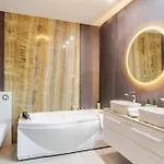 De Luxe Palace Al Nera 2 Swimming Pools At Sea Villa