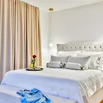Villa De Luxe Palace Al Nera 2 Swimming Pools At Sea *