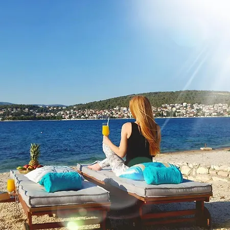 De Luxe Palace Al Nera 2 Swimming Pools At Sea Villa