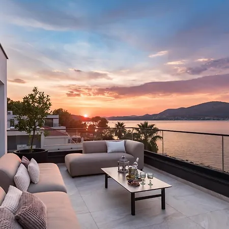 Villa De Luxe Palace Al Nera 2 Swimming Pools At Sea *