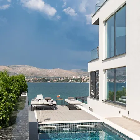 De Luxe Palace Al Nera 2 Swimming Pools At Sea Trogir