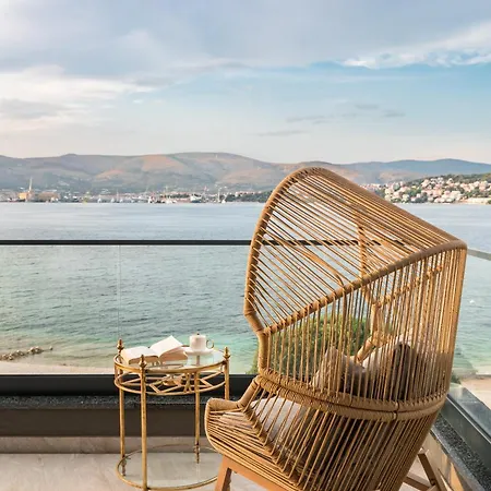 Villa De Luxe Palace Al Nera 2 Swimming Pools At Sea *