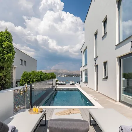 De Luxe Palace Al Nera 2 Swimming Pools At Sea Trogir