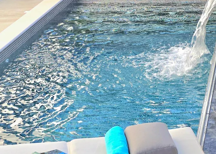 别墅 De Luxe Palace Al Nera 2 Swimming Pools At Sea 特罗吉尔