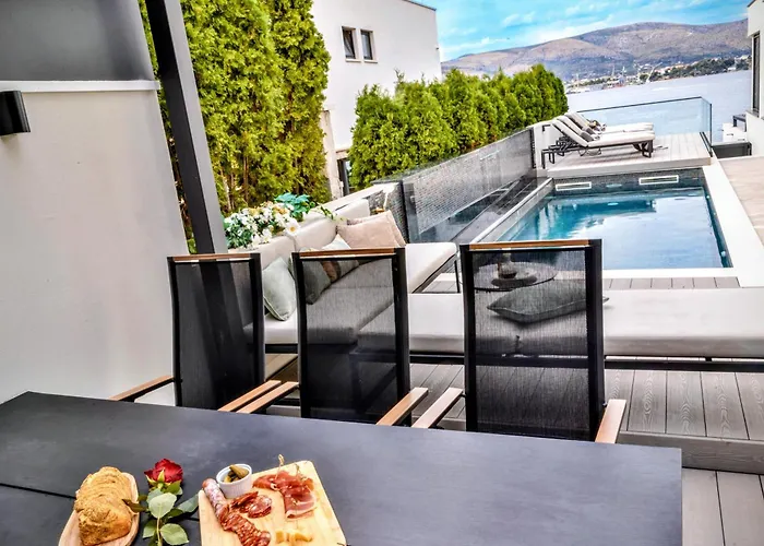 ヴィラ De Luxe Palace Al Nera 2 Swimming Pools At Sea *