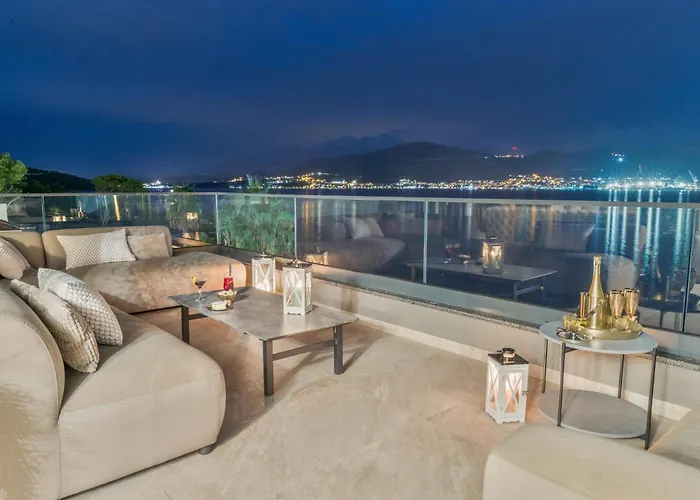 De Luxe Palace Al Nera 2 Swimming Pools At Sea * 特罗吉尔