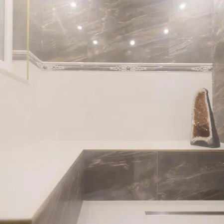 De Luxe Palace Al Nera 2 Swimming Pools At Sea