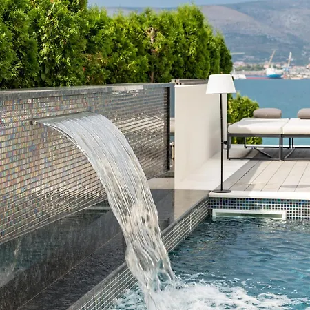 De Luxe Palace Al Nera 2 Swimming Pools At Sea 别墅 特罗吉尔