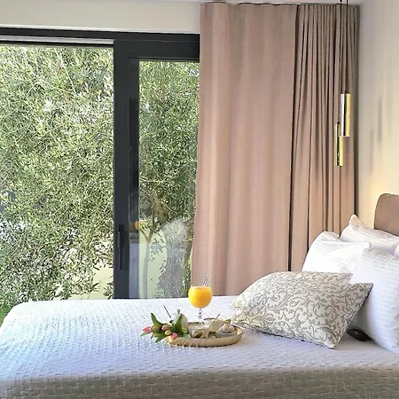 De Luxe Palace Al Nera 2 Swimming Pools At Sea 别墅