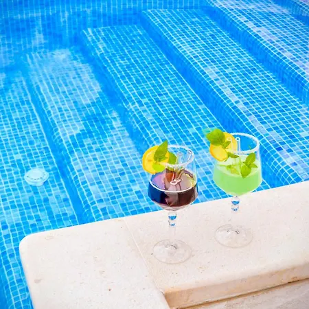 Villa Palace Al Nera Seafront 2 Pools ヴィラ *