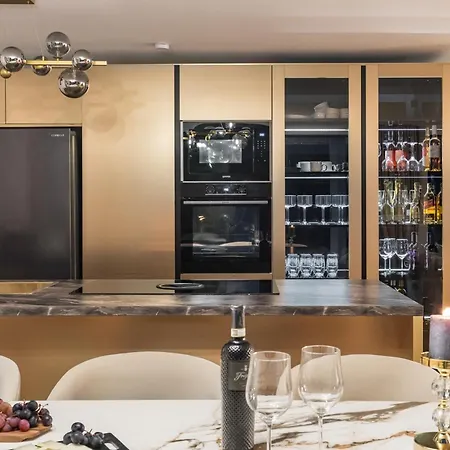 De Luxe Palace Al Nera 2 Swimming Pools At Sea 别墅 特罗吉尔