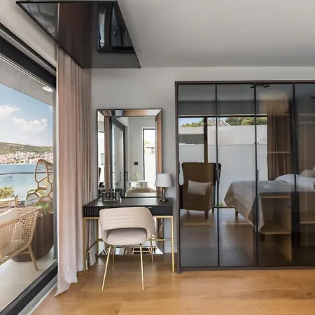 De Luxe Palace Al Nera 2 Swimming Pools At Sea 别墅