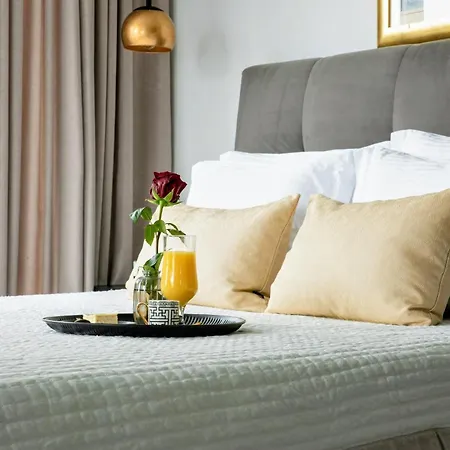 De Luxe Palace Al Nera 2 Swimming Pools At Sea Vila