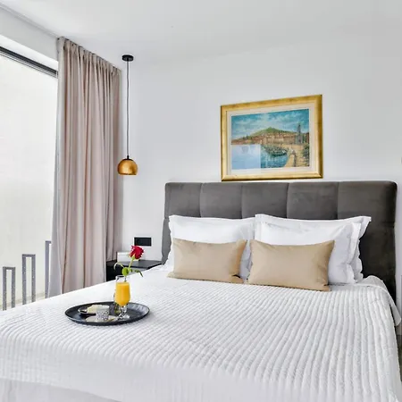 De Luxe Palace Al Nera 2 Swimming Pools At Sea Vila Trogir