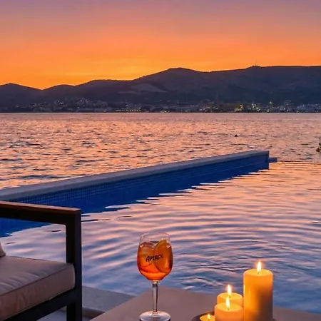Villa Palace Al Nera Seafront 2 Pools