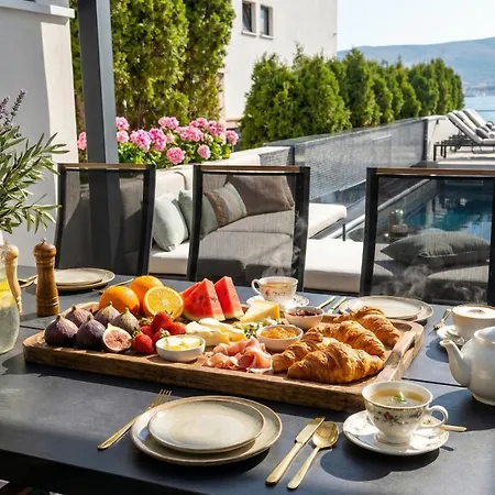 ヴィラ Villa Palace Al Nera Seafront 2 Pools