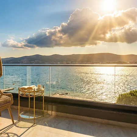 ヴィラ Villa Palace Al Nera Seafront 2 Pools *