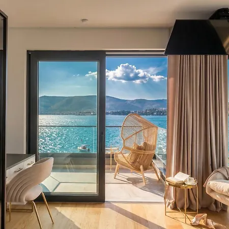 Villa Palace Al Nera Seafront 2 Pools Trogir