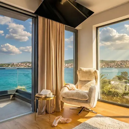 Palace Al Nera Seafront 2 Pools Villa Trogir