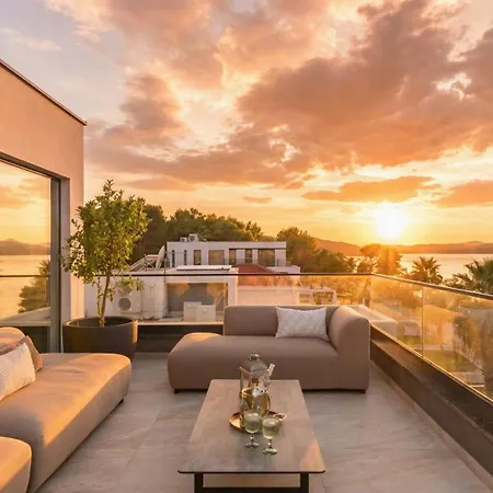 Palace Al Nera Seafront 2 Pools Trogir