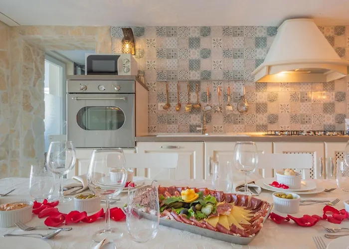 Villa De Luxe Palace Al Nera 2 Swimming Pools At Sea Trogir