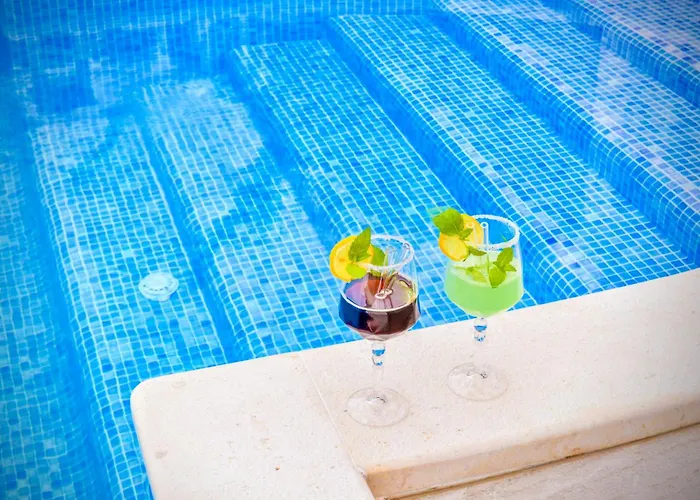 De Luxe Palace Al Nera 2 Swimming Pools At Sea Villa *