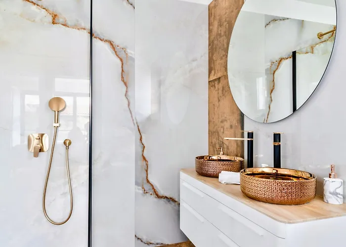 Villa De Luxe Palace Al Nera 2 Swimming Pools At Sea