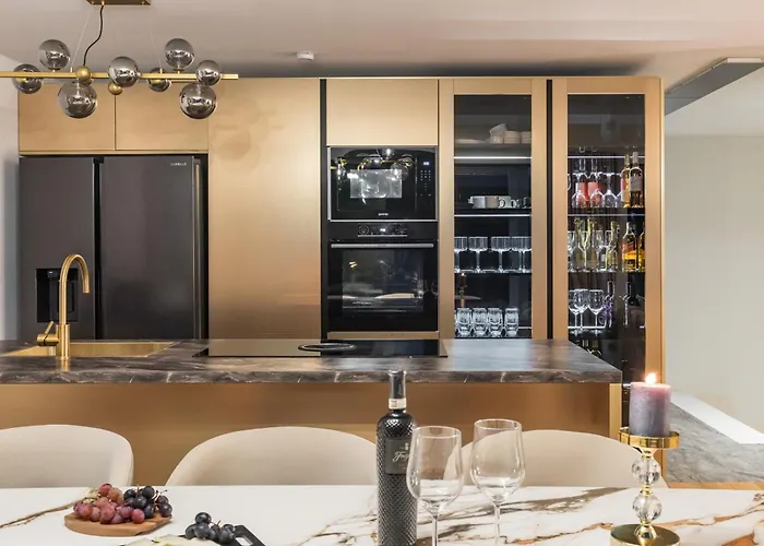 De Luxe Palace Al Nera 2 Swimming Pools At Sea Villa Trogir