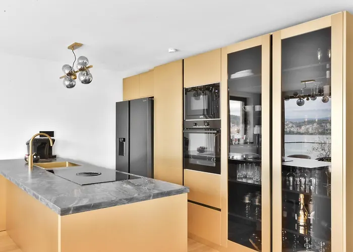 De Luxe Palace Al Nera 2 Swimming Pools At Sea Villa