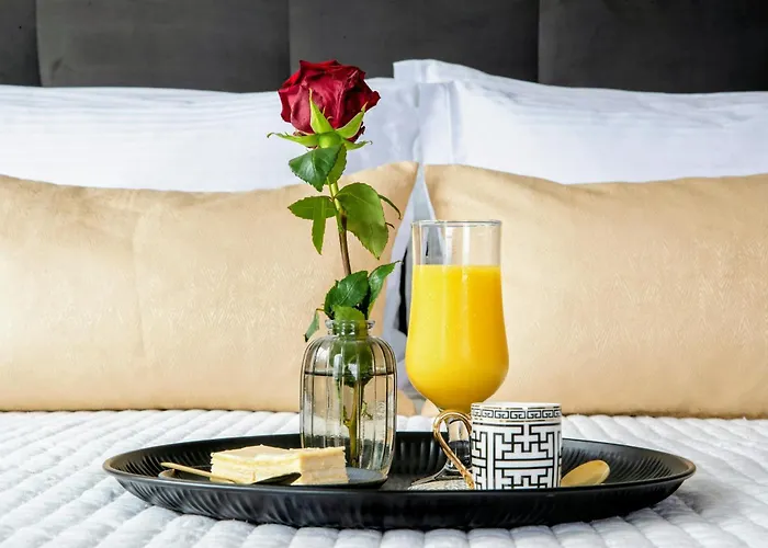 De Luxe Palace Al Nera 2 Swimming Pools At Sea Villa *