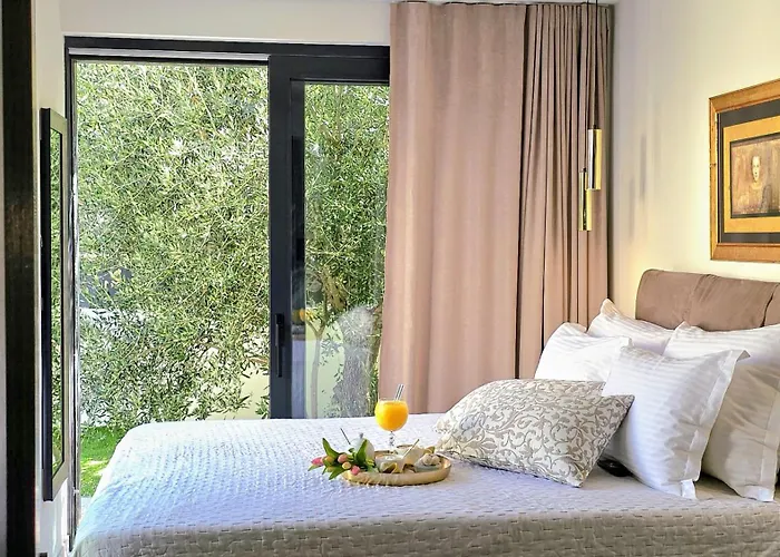 Villa De Luxe Palace Al Nera 2 Swimming Pools At Sea Trogir