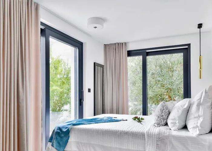 De Luxe Palace Al Nera 2 Swimming Pools At Sea Trogir