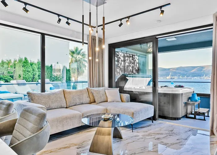 De Luxe Palace Al Nera 2 Swimming Pools At Sea * Trogir