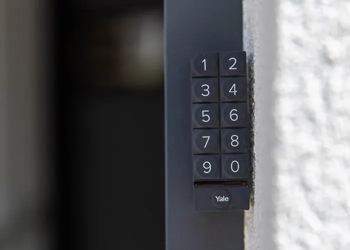 Villa De Luxe Palace Al Nera 2 Swimming Pools At Sea *