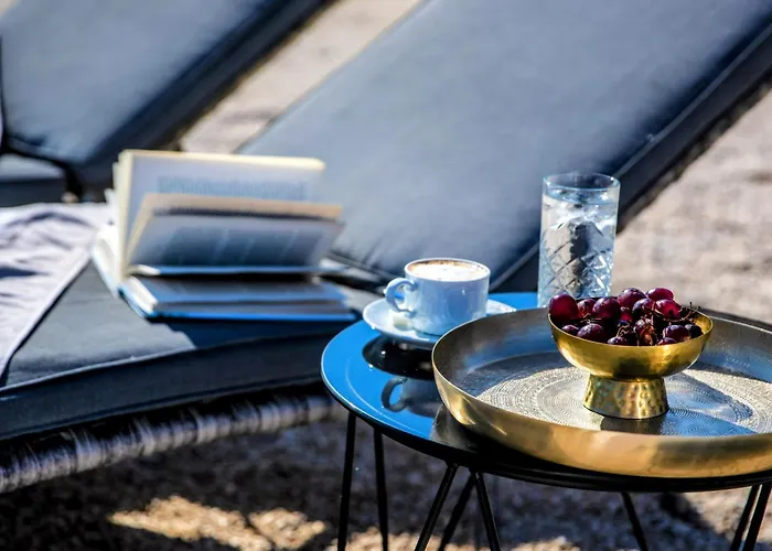 Villa De Luxe Palace Al Nera 2 Swimming Pools At Sea