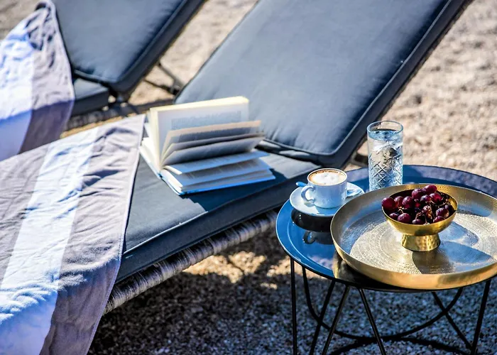 Villa De Luxe Palace Al Nera 2 Swimming Pools At Sea