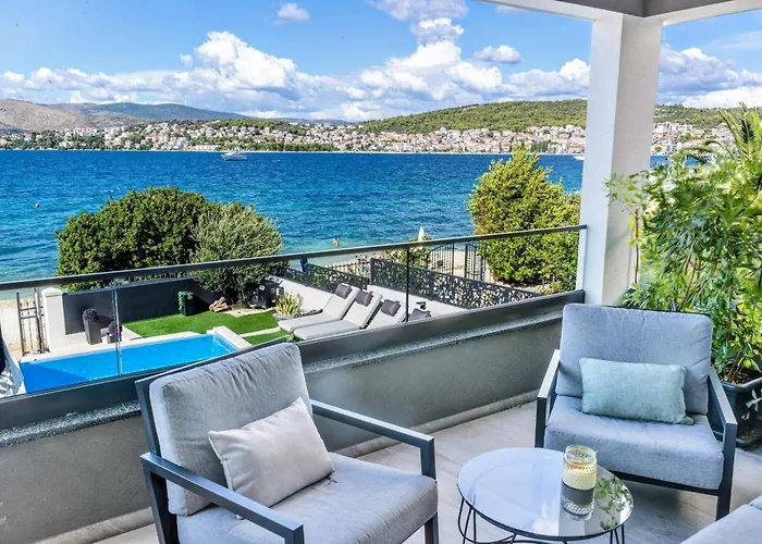 De Luxe Palace Al Nera 2 Swimming Pools At Sea Trogir