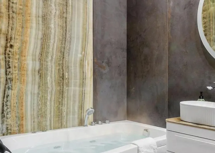 Villa De Luxe Palace Al Nera 2 Swimming Pools At Sea